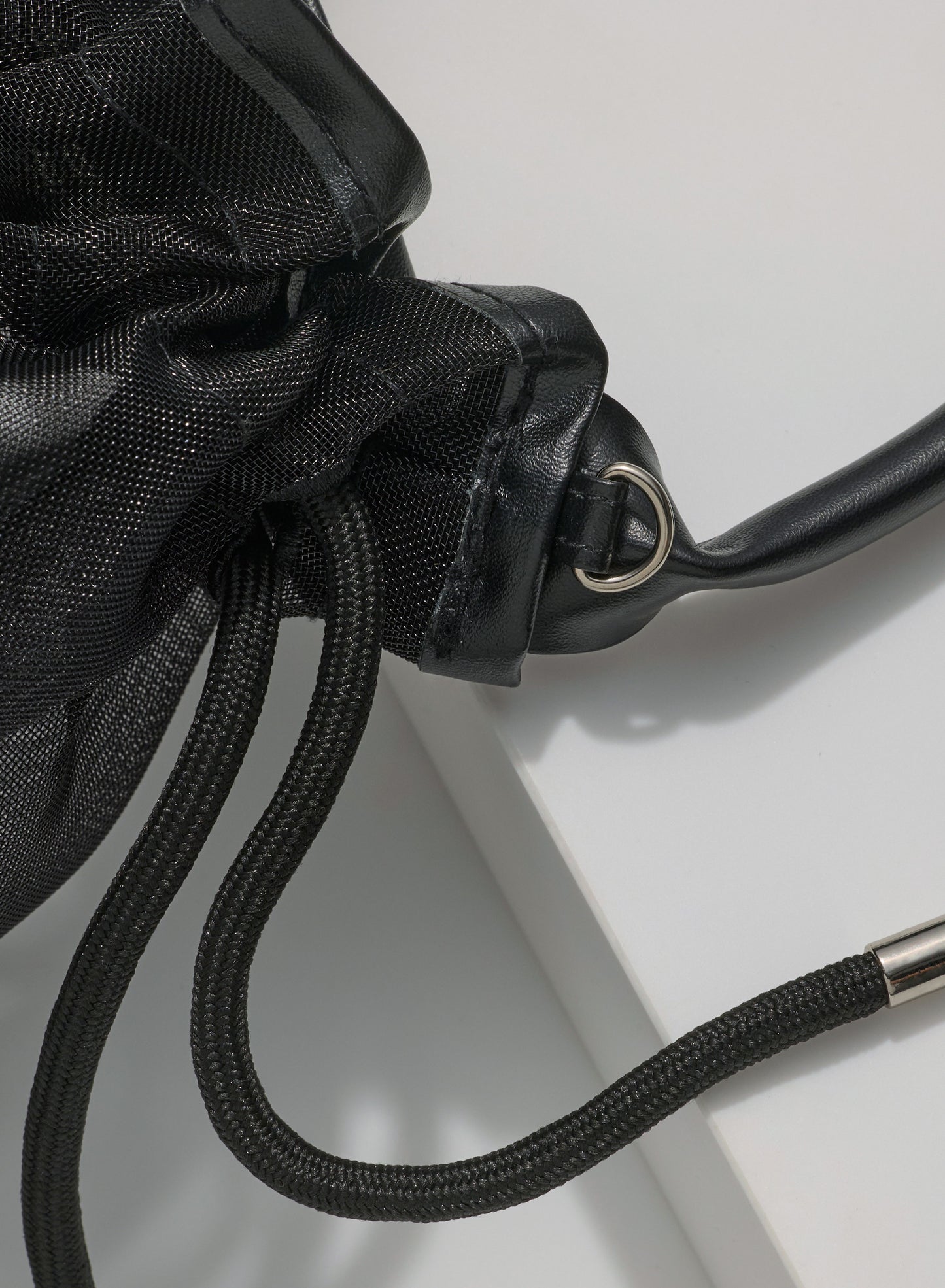 MESH BUCKET BAG