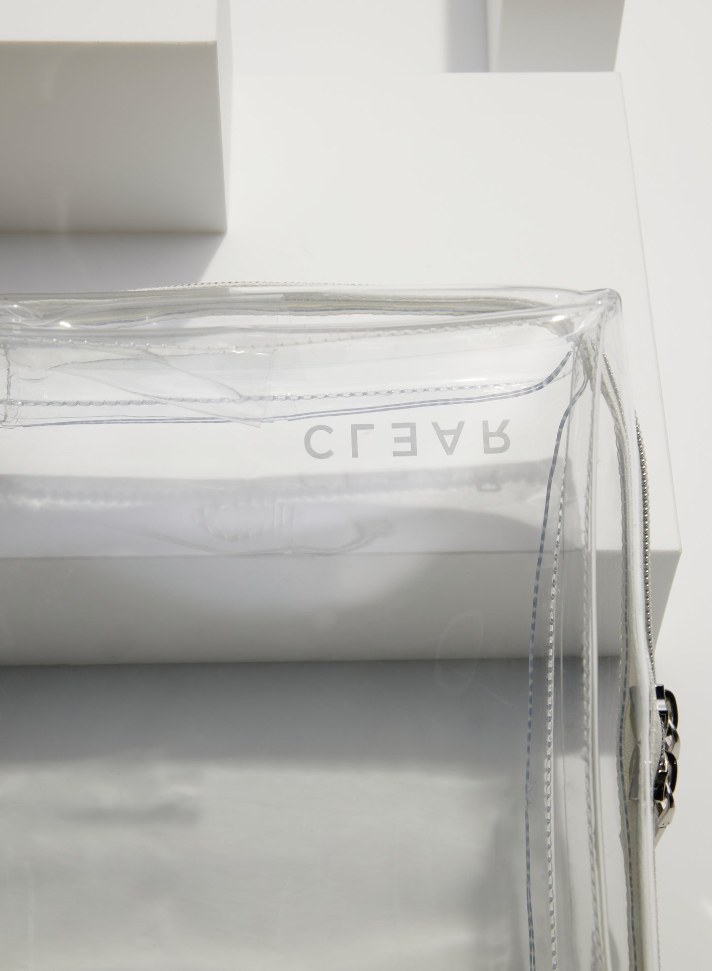 CLEAR LARGE COSMETIC CASE